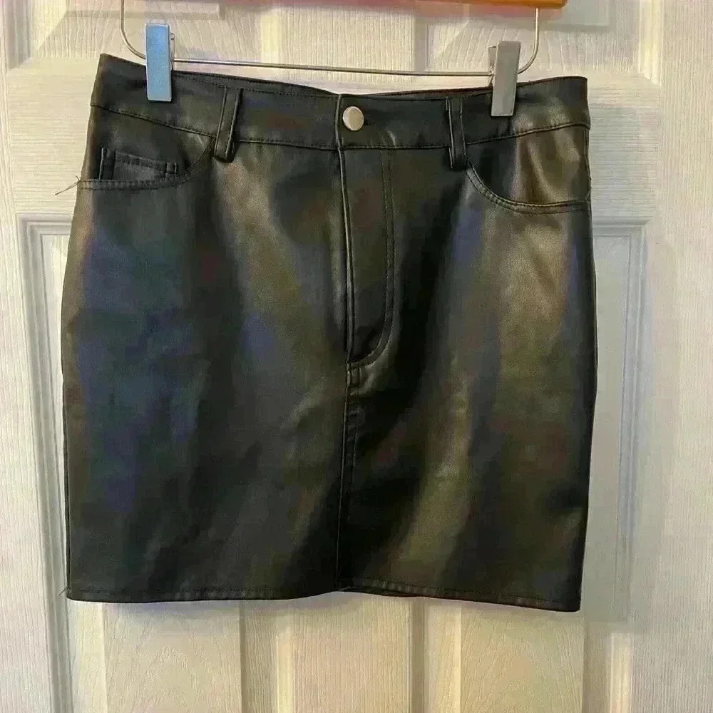 Wet Seal womens faux leather mini skirt size Small